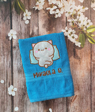 Cargar imagen en el visor de la galería, Gatita Mochi Peach Kawaii